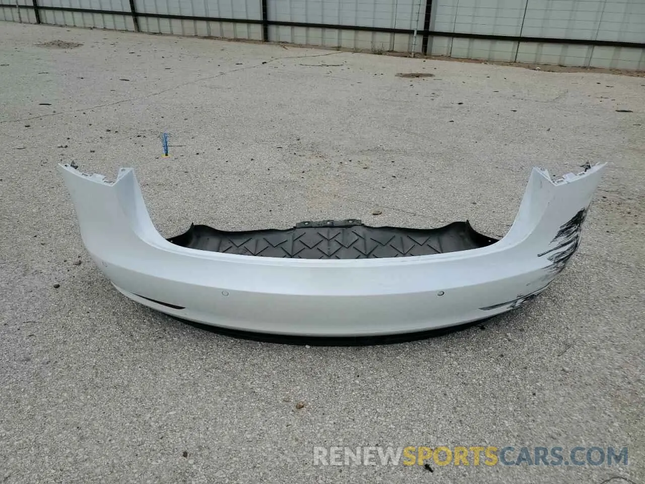 12 Photograph of a damaged car 5YJ3E1EB3NF131334 TESLA MODEL 3 2022