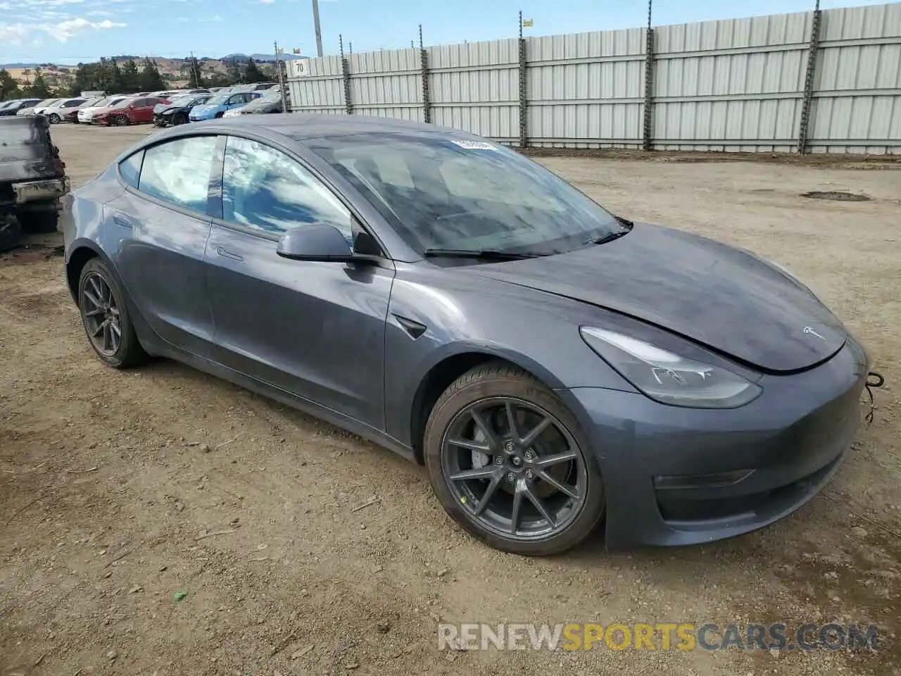 4 Photograph of a damaged car 5YJ3E1EB3NF136274 TESLA MODEL 3 2022