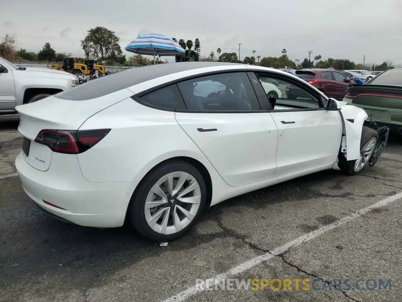 3 Photograph of a damaged car 5YJ3E1EB3NF136551 TESLA MODEL 3 2022