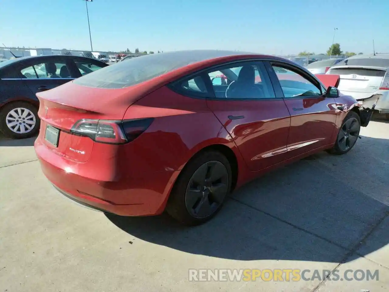 4 Photograph of a damaged car 5YJ3E1EB3NF138333 TESLA MODEL 3 2022