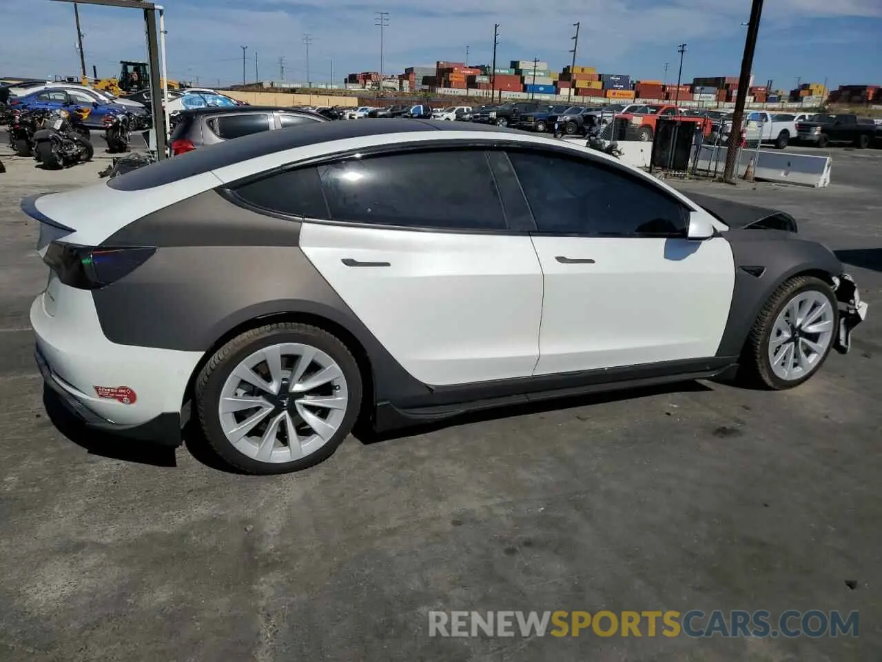 3 Photograph of a damaged car 5YJ3E1EB3NF143581 TESLA MODEL 3 2022