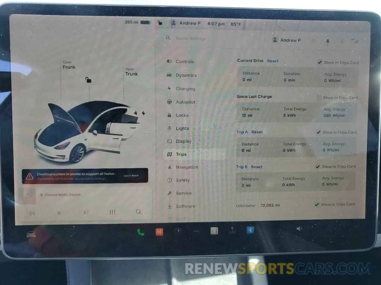 9 Photograph of a damaged car 5YJ3E1EB3NF143581 TESLA MODEL 3 2022
