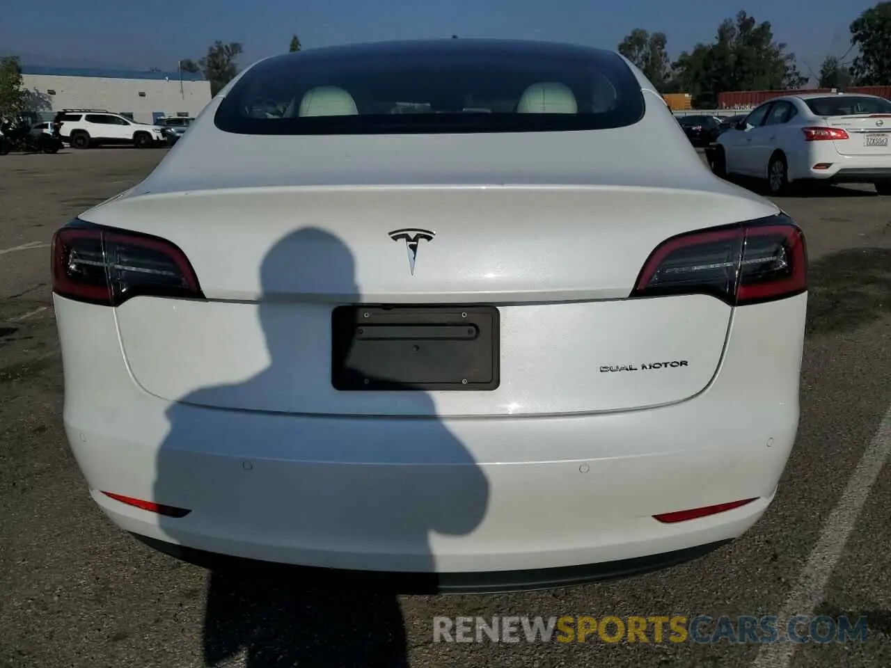 6 Photograph of a damaged car 5YJ3E1EB3NF152684 TESLA MODEL 3 2022