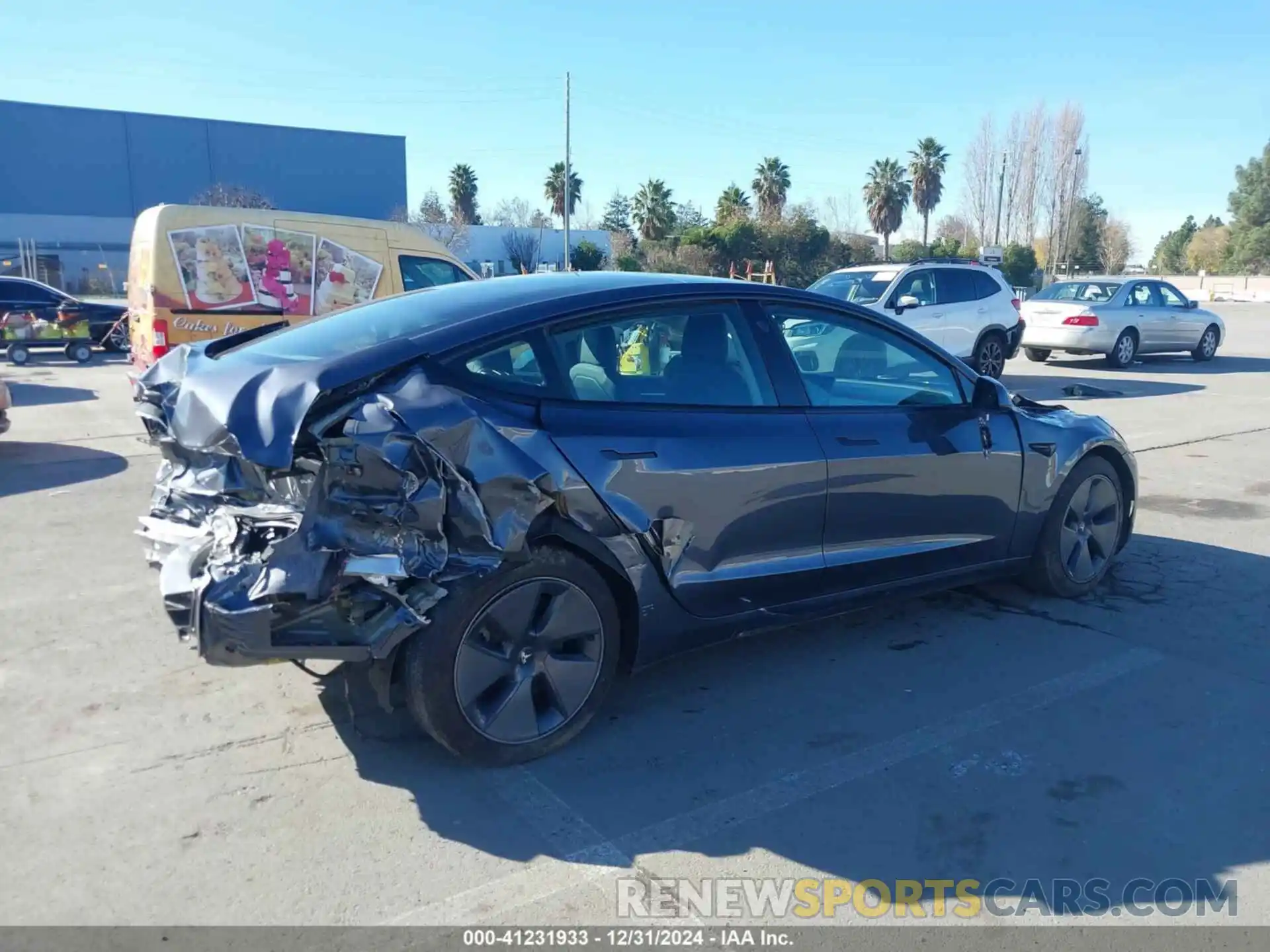 4 Photograph of a damaged car 5YJ3E1EB3NF163989 TESLA MODEL 3 2022