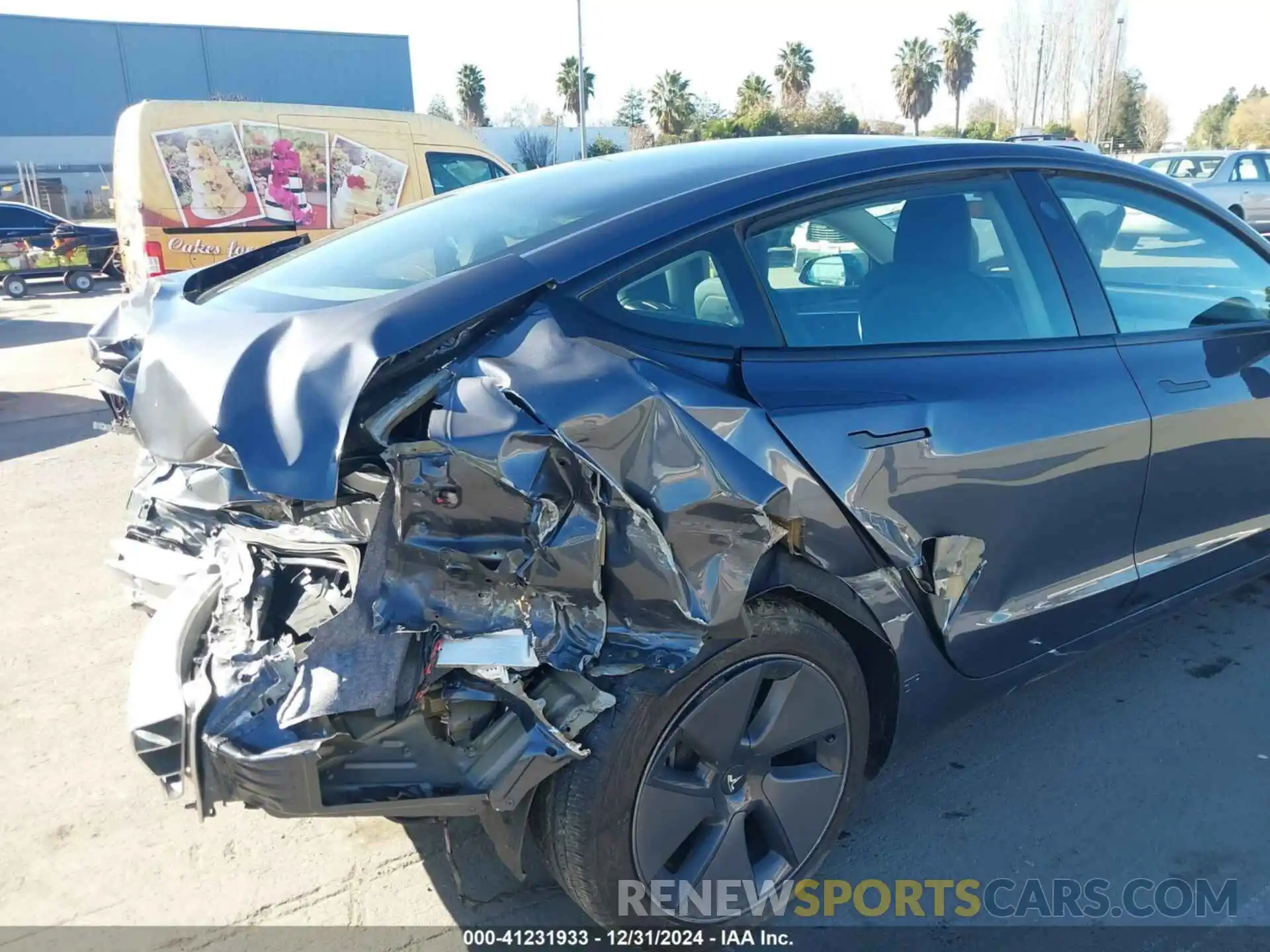 6 Photograph of a damaged car 5YJ3E1EB3NF163989 TESLA MODEL 3 2022