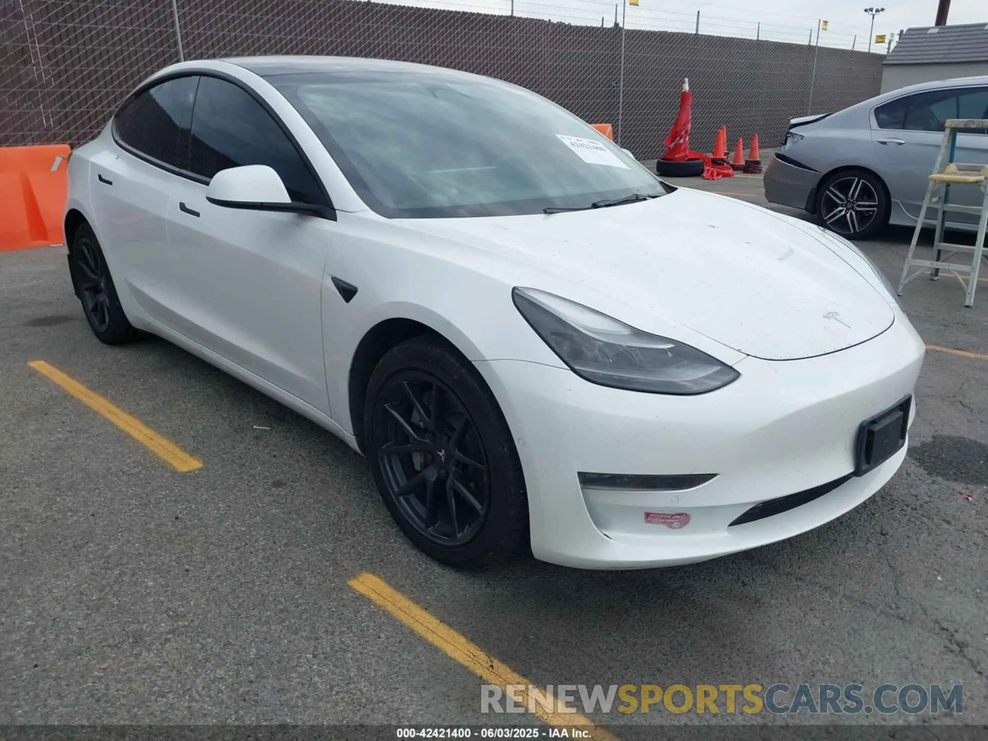 1 Photograph of a damaged car 5YJ3E1EB3NF183689 TESLA MODEL 3 2022