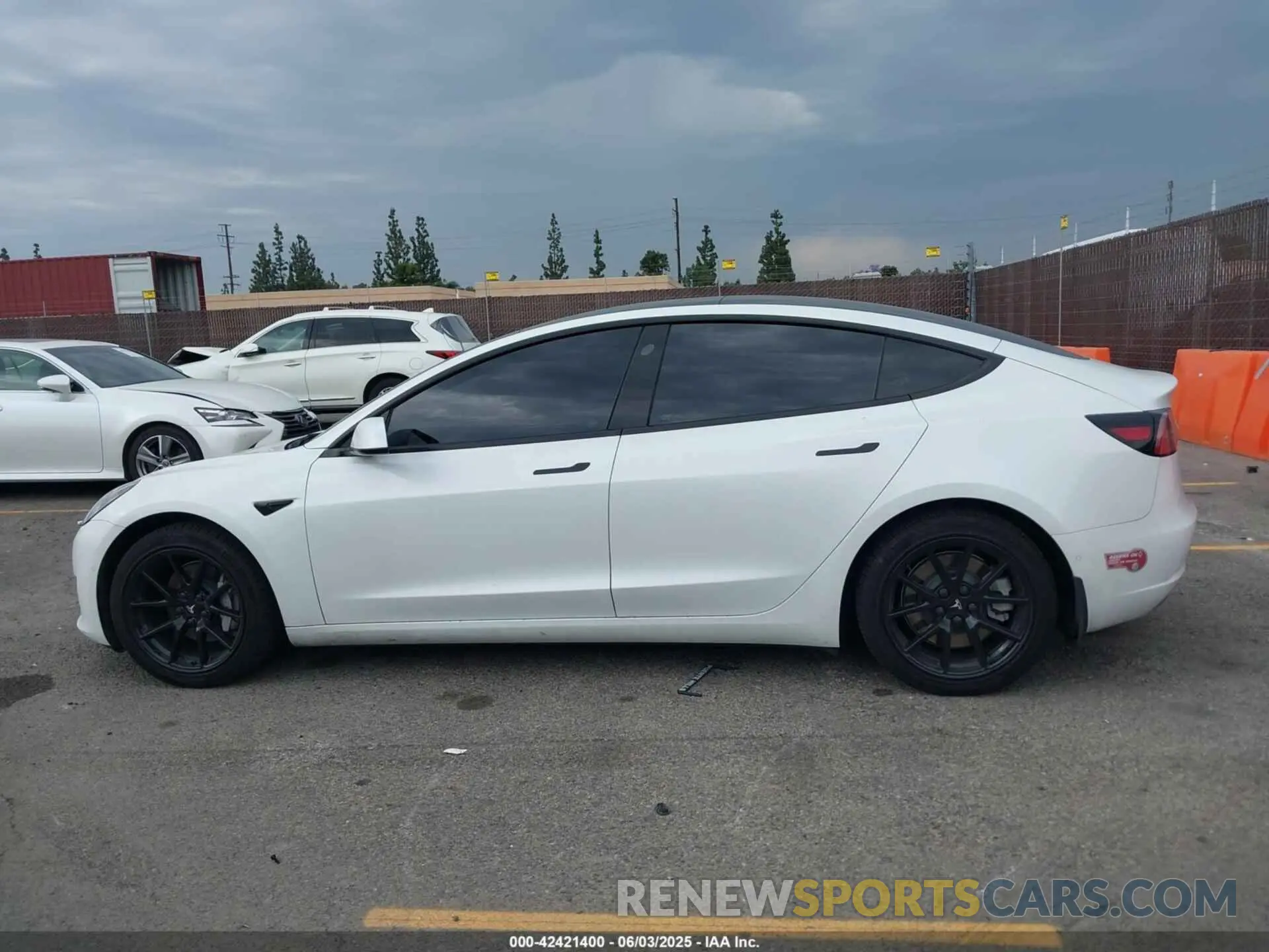 14 Photograph of a damaged car 5YJ3E1EB3NF183689 TESLA MODEL 3 2022