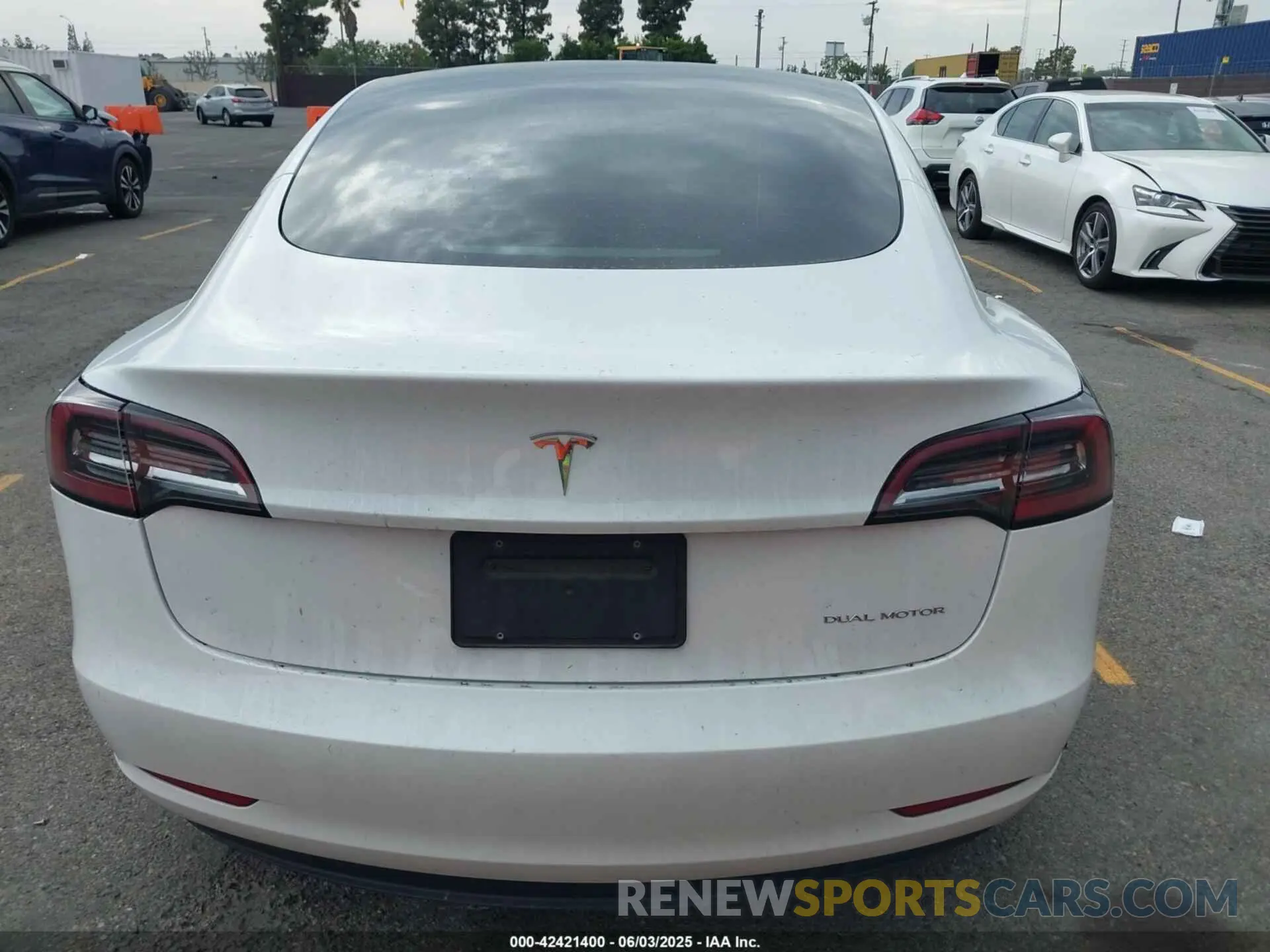 16 Photograph of a damaged car 5YJ3E1EB3NF183689 TESLA MODEL 3 2022