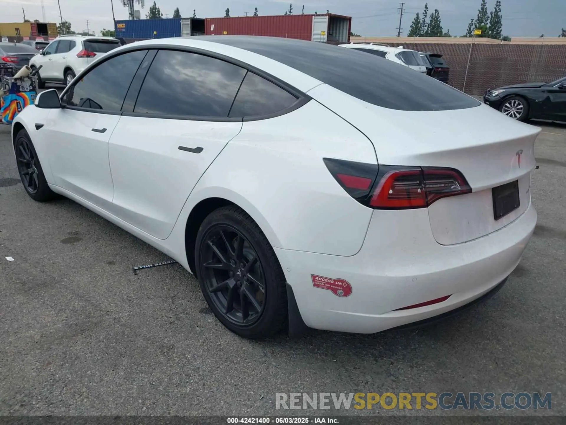 3 Photograph of a damaged car 5YJ3E1EB3NF183689 TESLA MODEL 3 2022