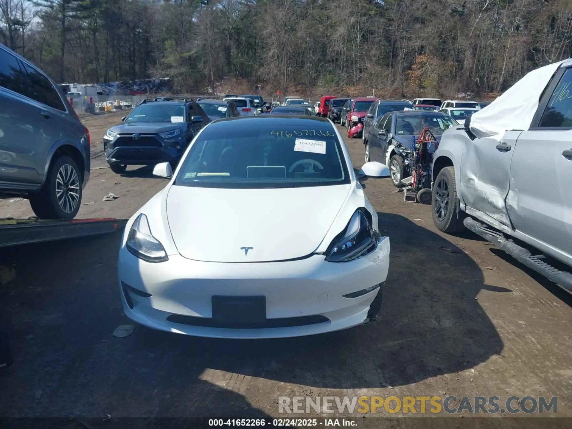 11 Photograph of a damaged car 5YJ3E1EB3NF186074 TESLA MODEL 3 2022