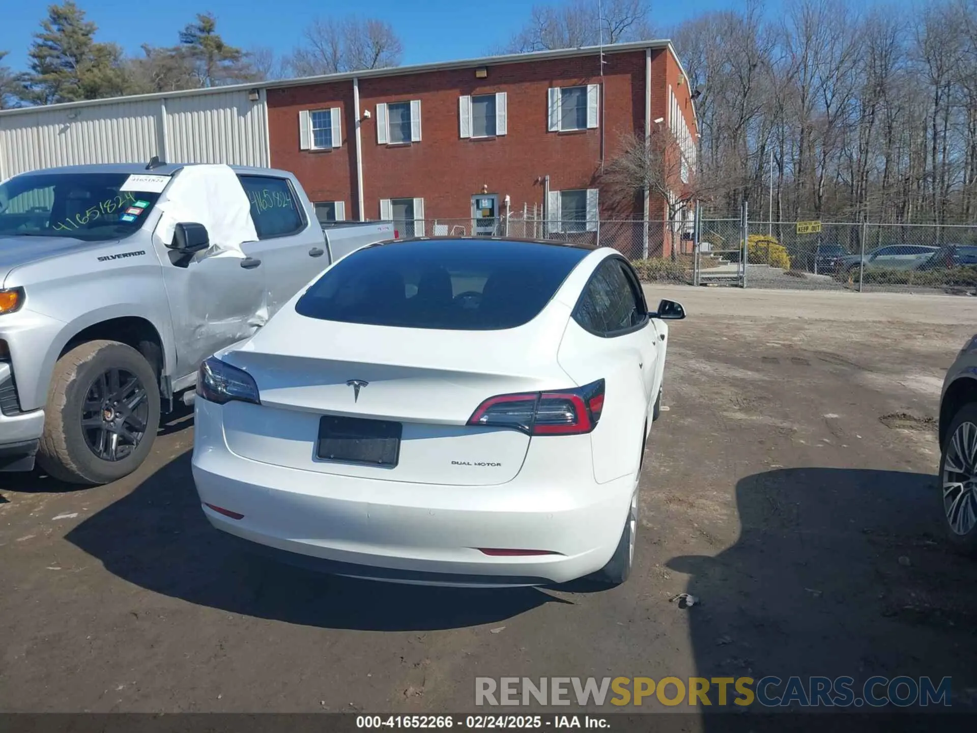 15 Photograph of a damaged car 5YJ3E1EB3NF186074 TESLA MODEL 3 2022