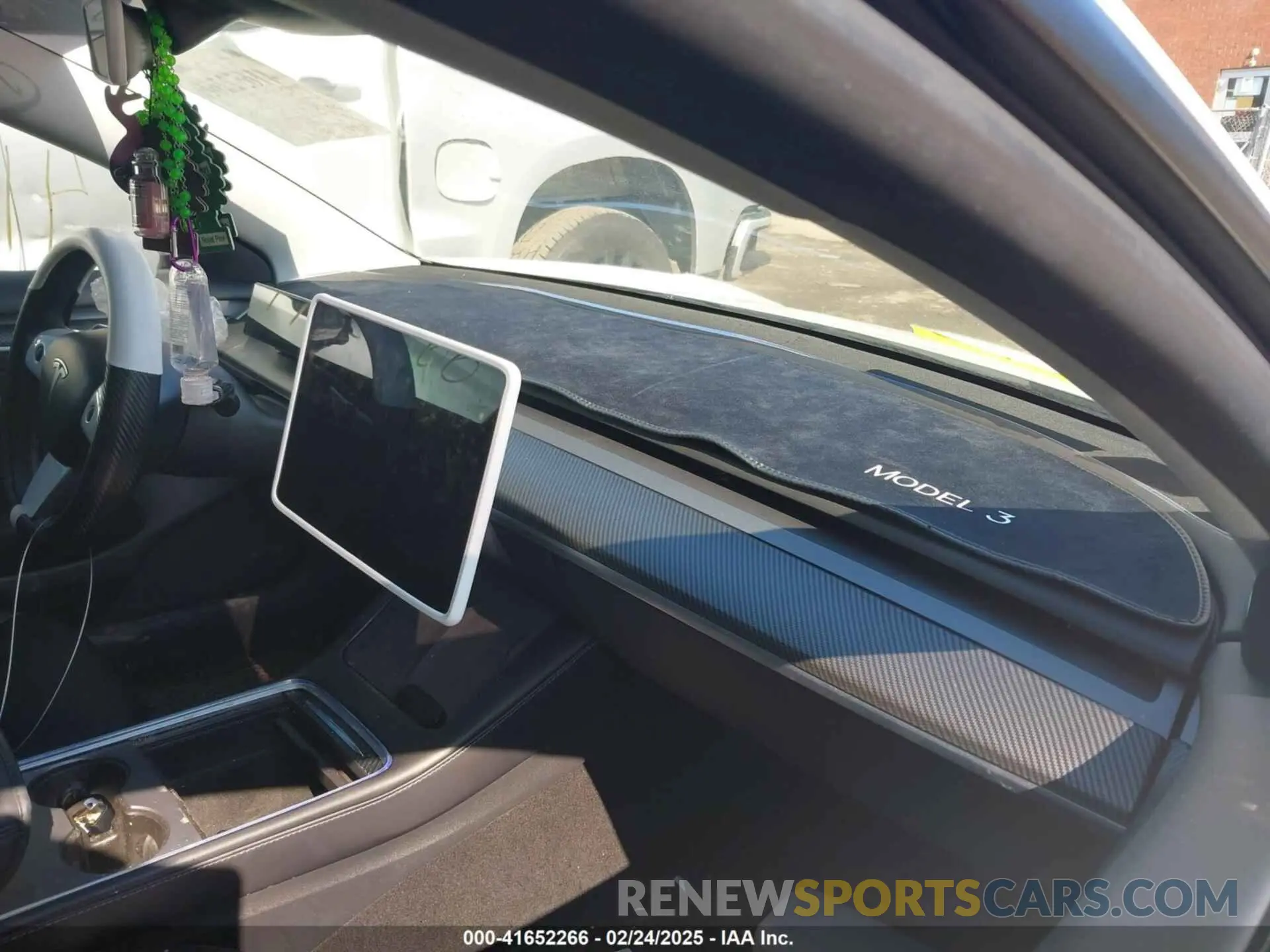 5 Photograph of a damaged car 5YJ3E1EB3NF186074 TESLA MODEL 3 2022