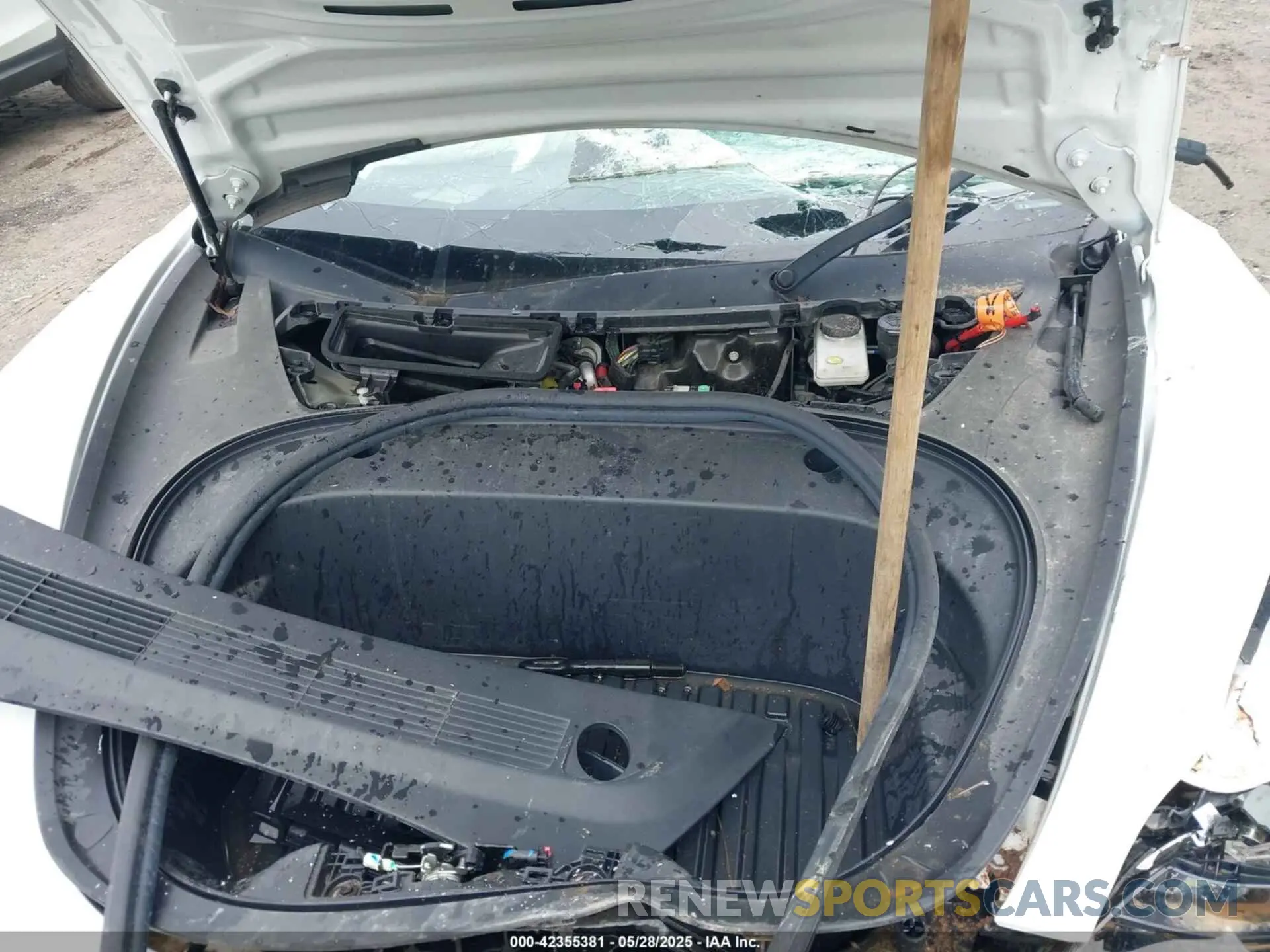 10 Photograph of a damaged car 5YJ3E1EB3NF186902 TESLA MODEL 3 2022