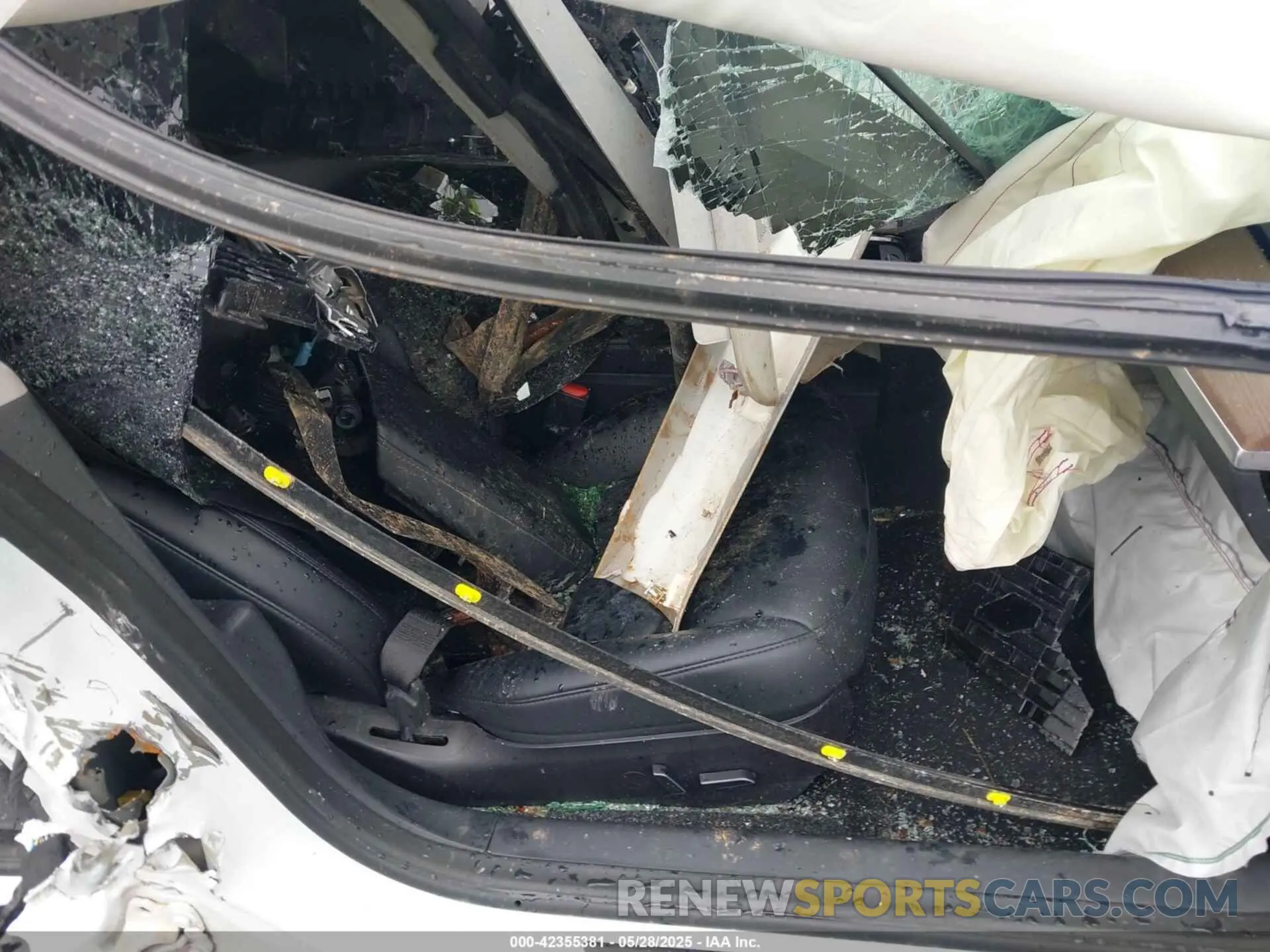 5 Photograph of a damaged car 5YJ3E1EB3NF186902 TESLA MODEL 3 2022