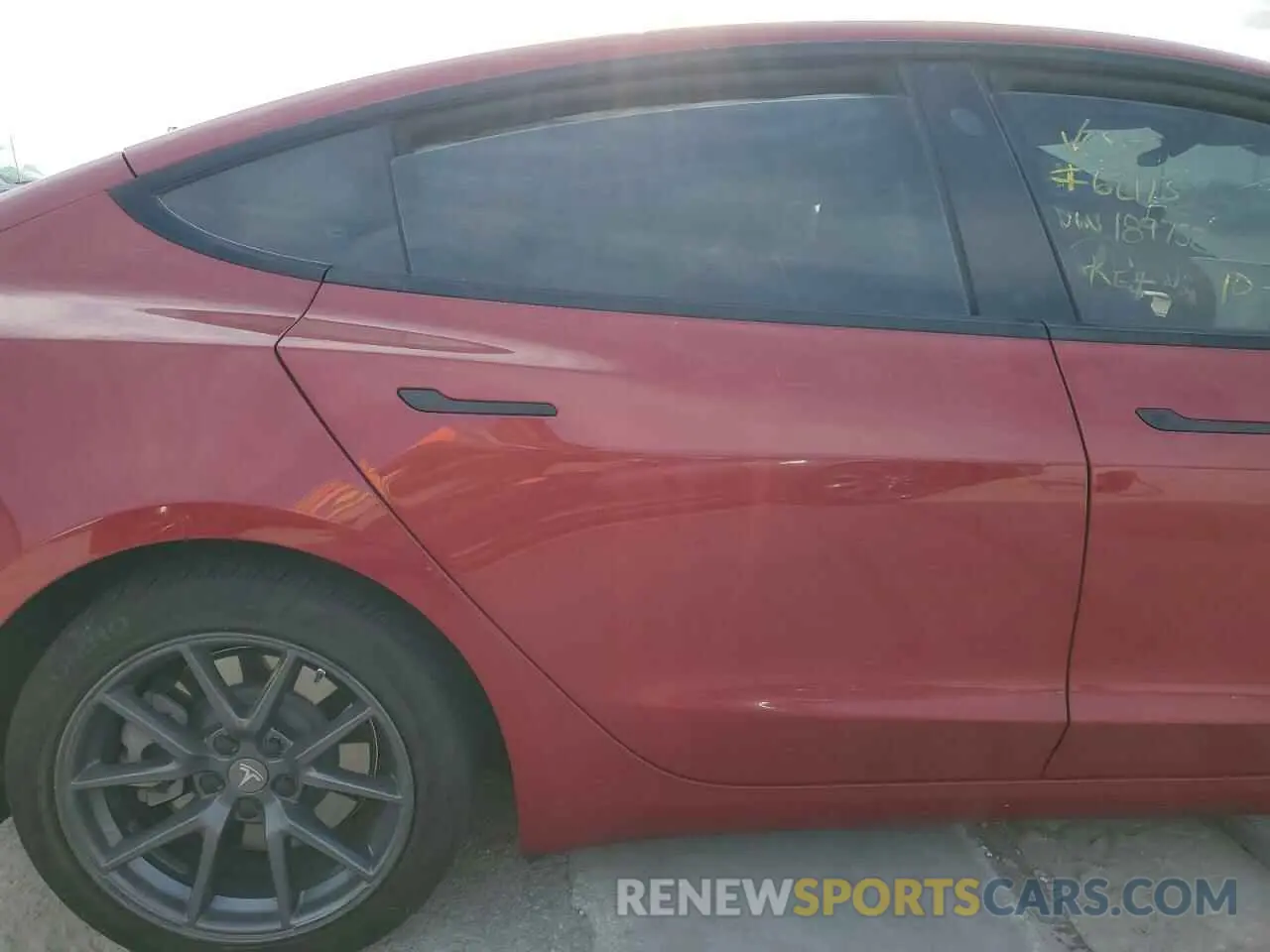 10 Photograph of a damaged car 5YJ3E1EB3NF189752 TESLA MODEL 3 2022