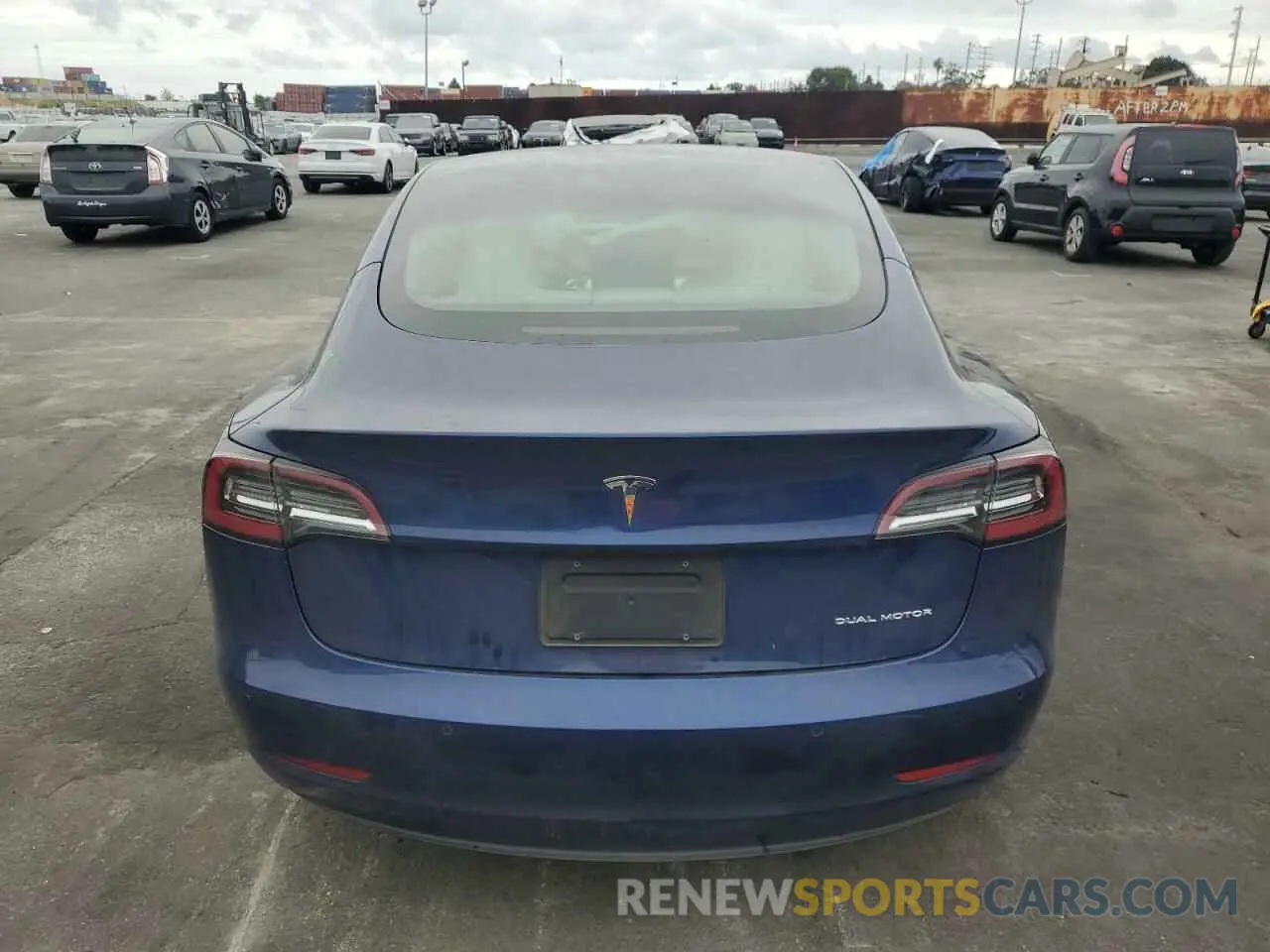 6 Photograph of a damaged car 5YJ3E1EB3NF195681 TESLA MODEL 3 2022
