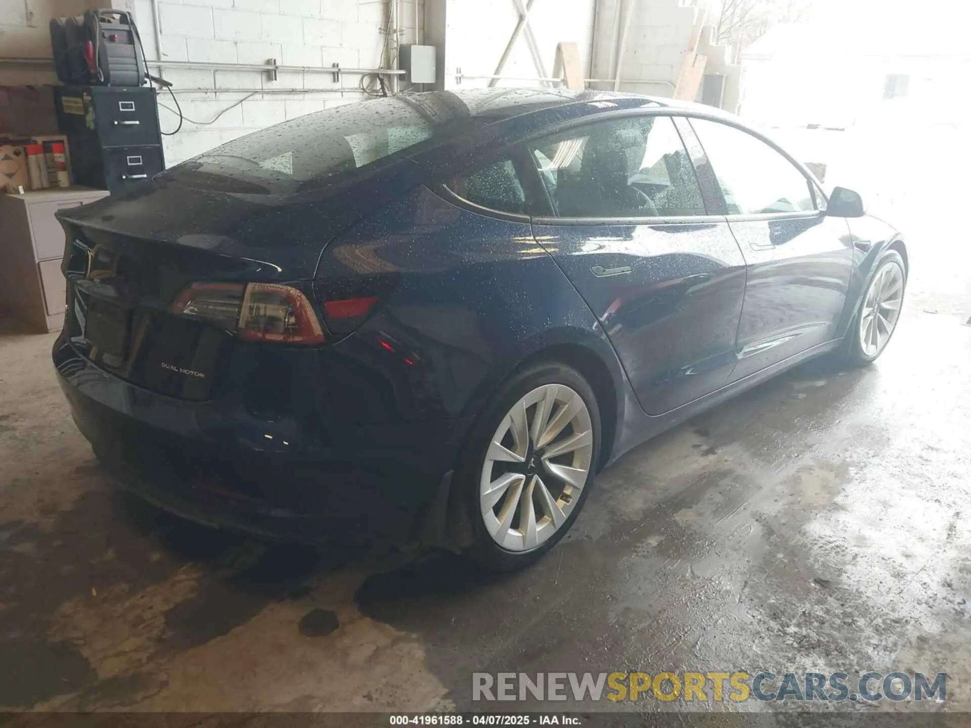 4 Photograph of a damaged car 5YJ3E1EB3NF209109 TESLA MODEL 3 2022