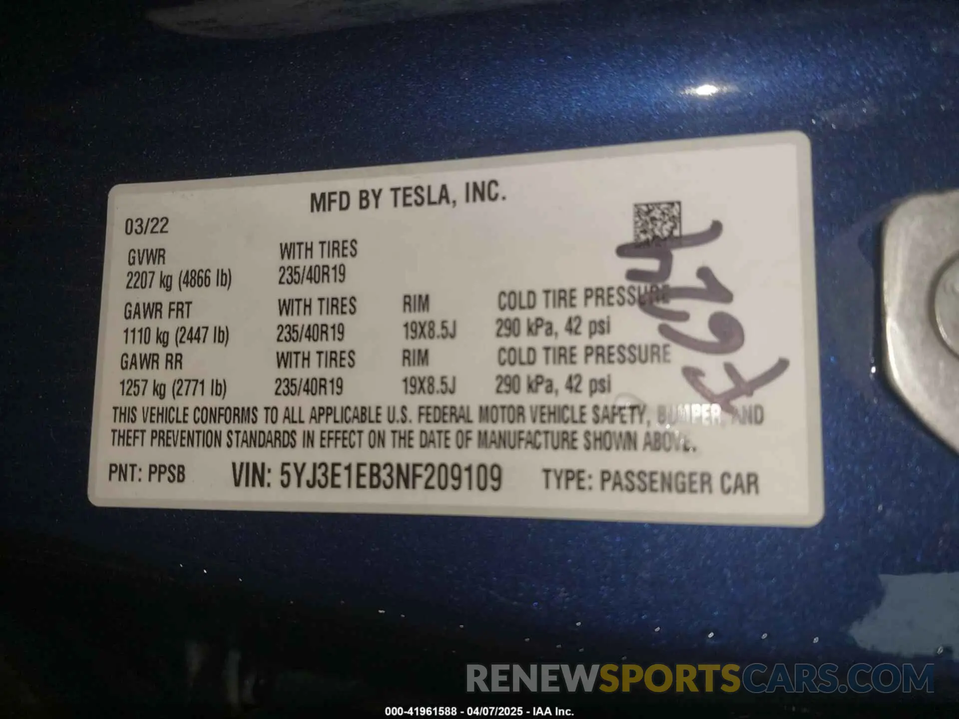 9 Photograph of a damaged car 5YJ3E1EB3NF209109 TESLA MODEL 3 2022