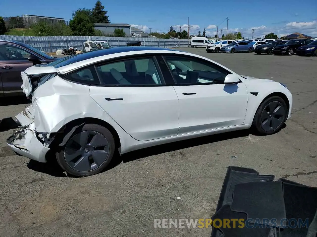 3 Photograph of a damaged car 5YJ3E1EB3NF249738 TESLA MODEL 3 2022
