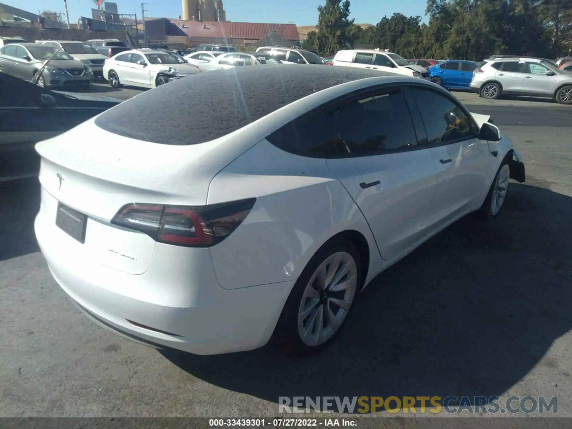 4 Photograph of a damaged car 5YJ3E1EB3NF250145 TESLA MODEL 3 2022