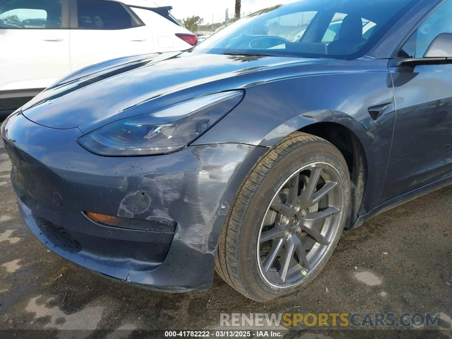 19 Photograph of a damaged car 5YJ3E1EB3NF253546 TESLA MODEL 3 2022