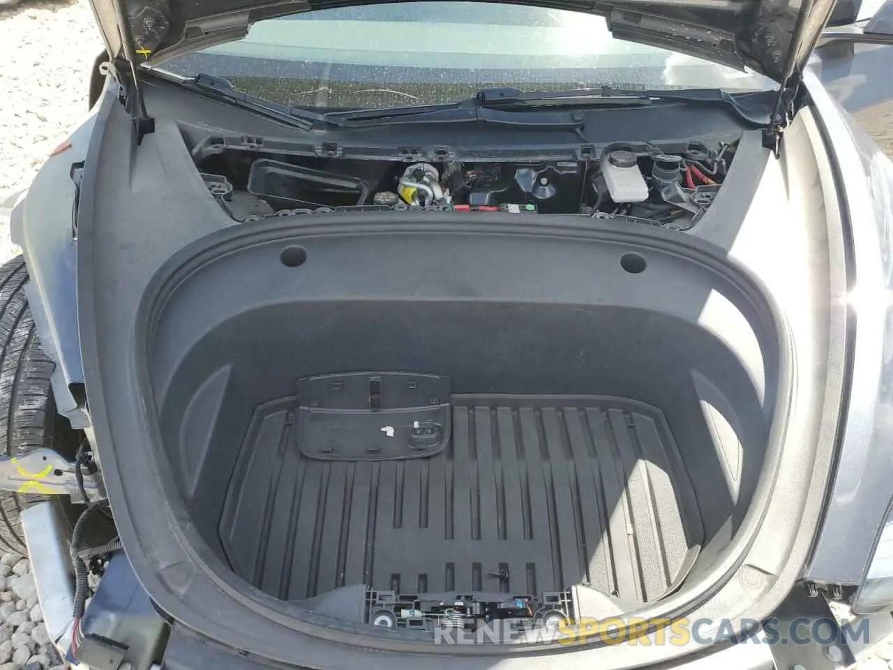 11 Photograph of a damaged car 5YJ3E1EB3NF260450 TESLA MODEL 3 2022