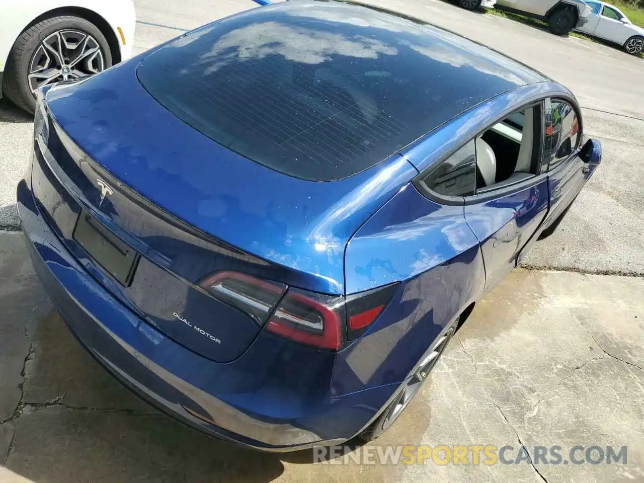 3 Photograph of a damaged car 5YJ3E1EB3NF268340 TESLA MODEL 3 2022