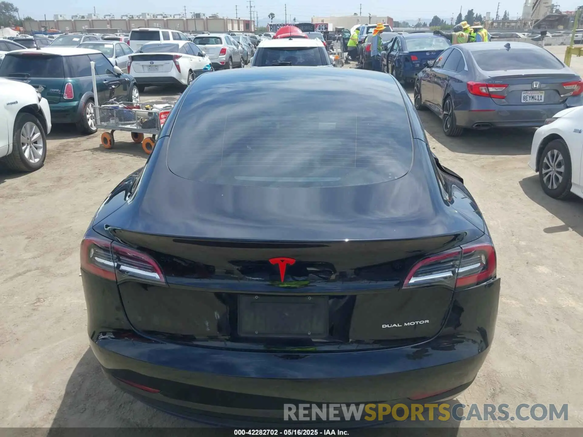 16 Photograph of a damaged car 5YJ3E1EB3NF273165 TESLA MODEL 3 2022