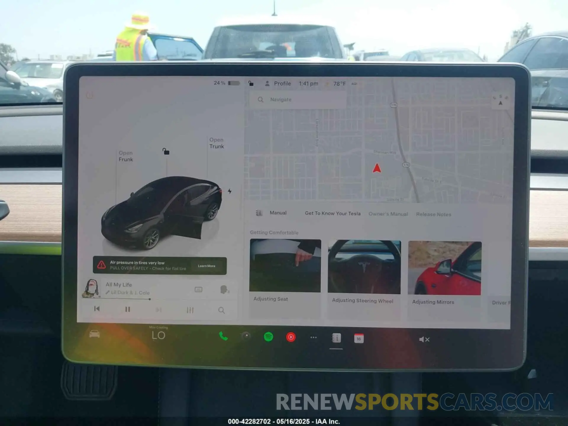 18 Photograph of a damaged car 5YJ3E1EB3NF273165 TESLA MODEL 3 2022