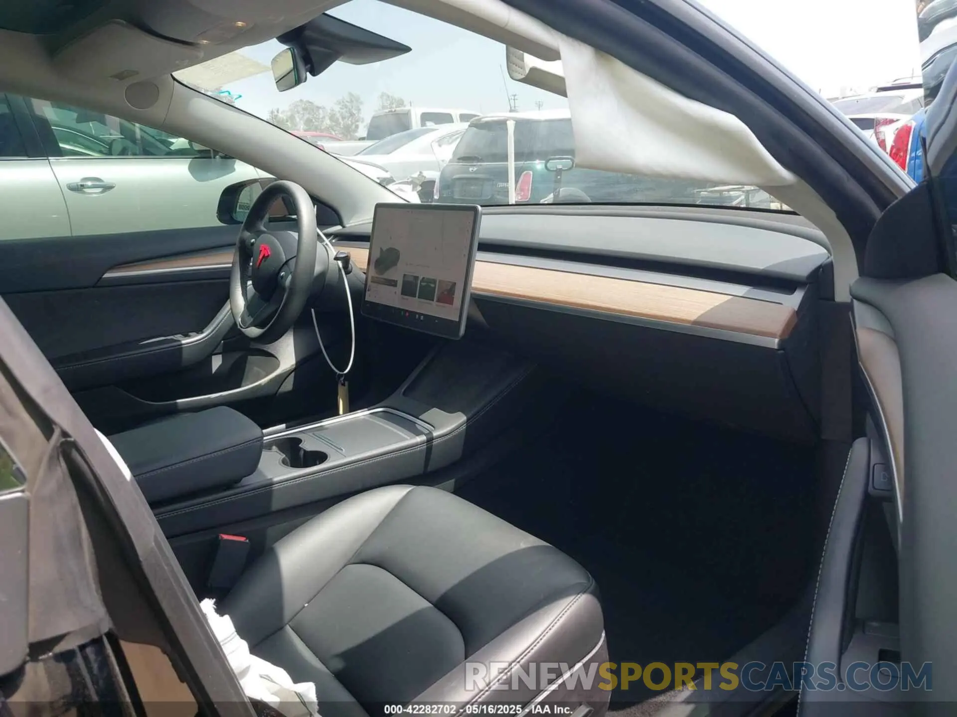 5 Photograph of a damaged car 5YJ3E1EB3NF273165 TESLA MODEL 3 2022