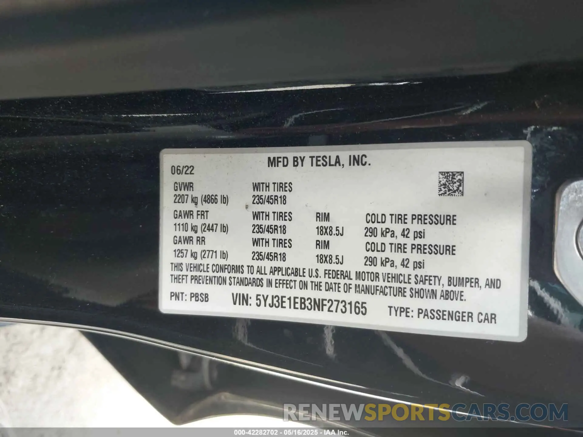 9 Photograph of a damaged car 5YJ3E1EB3NF273165 TESLA MODEL 3 2022