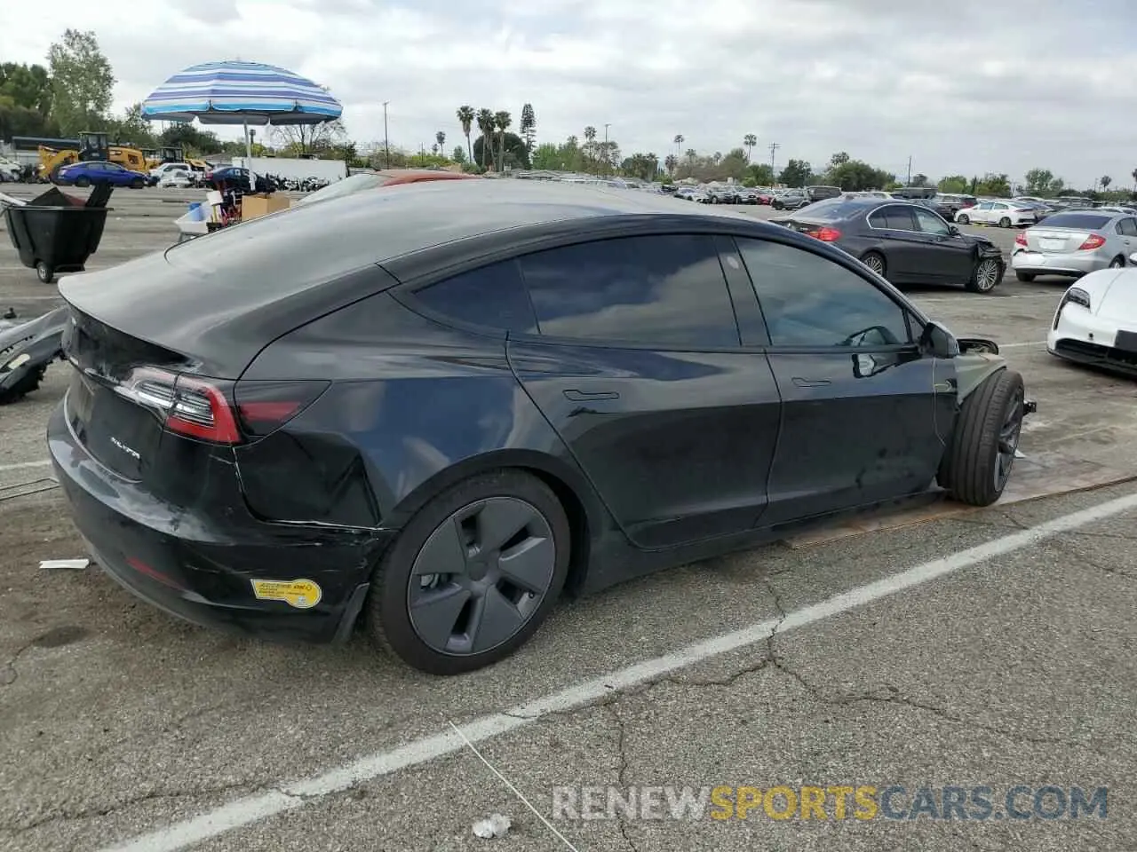 3 Photograph of a damaged car 5YJ3E1EB3NF274221 TESLA MODEL 3 2022