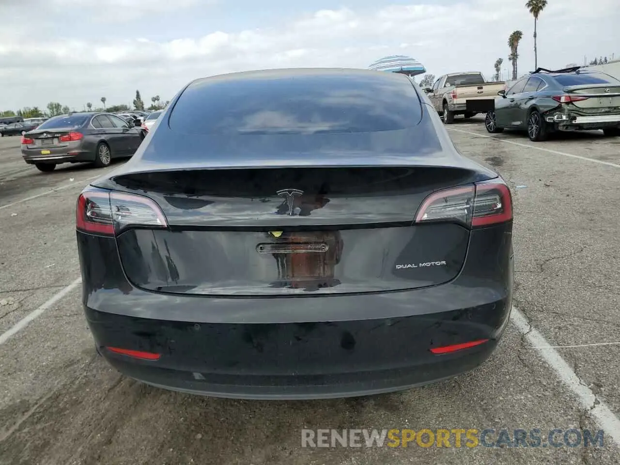 6 Photograph of a damaged car 5YJ3E1EB3NF274221 TESLA MODEL 3 2022