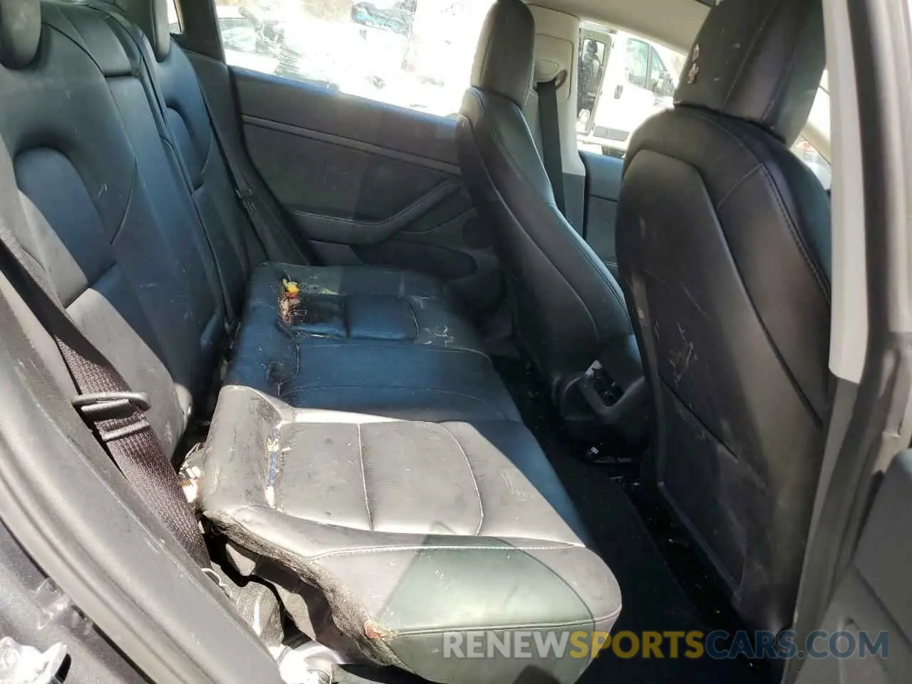 10 Photograph of a damaged car 5YJ3E1EB3NF275319 TESLA MODEL 3 2022