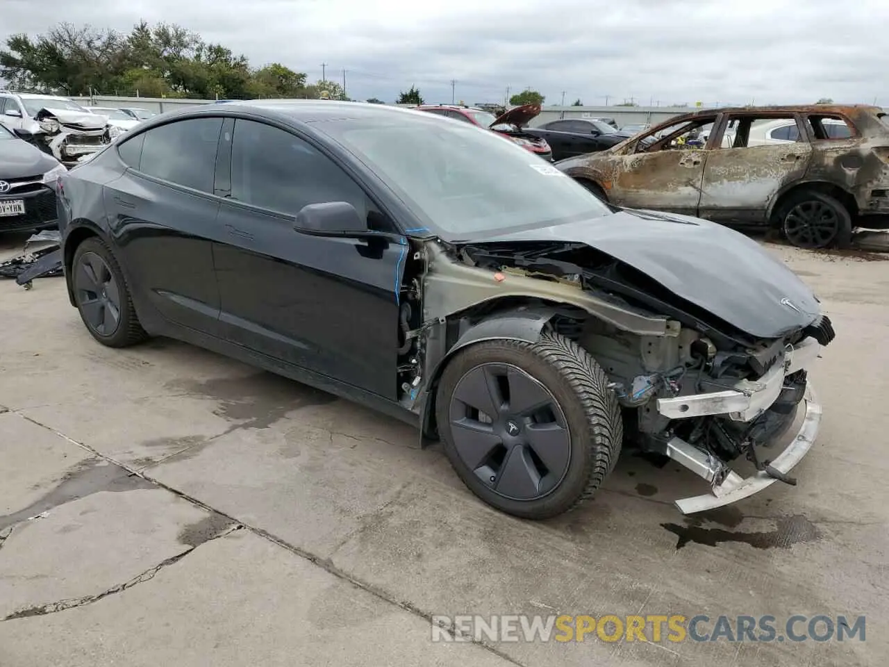 4 Photograph of a damaged car 5YJ3E1EB3NF278091 TESLA MODEL 3 2022