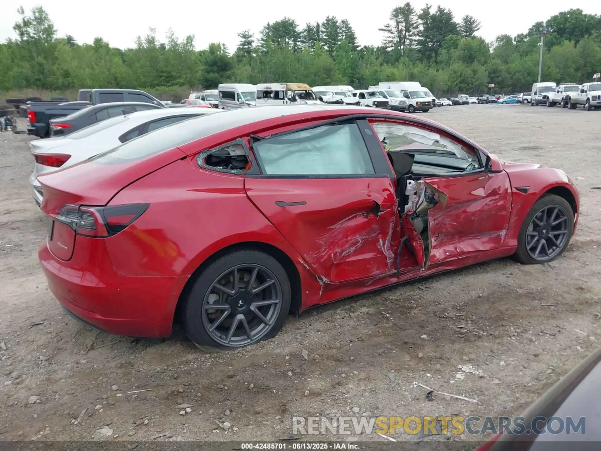 12 Photograph of a damaged car 5YJ3E1EB3NF324681 TESLA MODEL 3 2022
