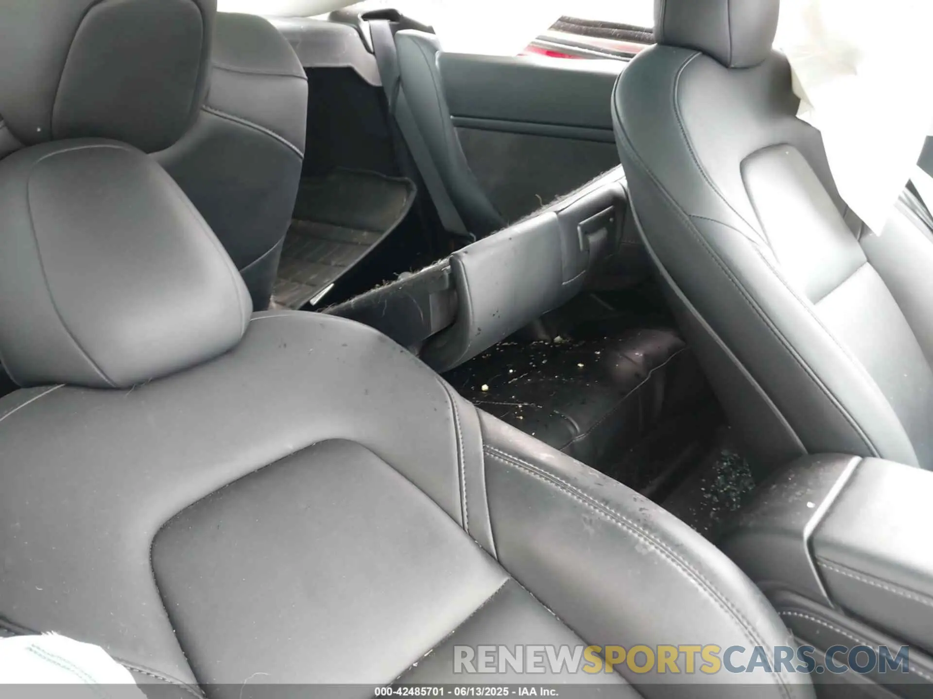 8 Photograph of a damaged car 5YJ3E1EB3NF324681 TESLA MODEL 3 2022
