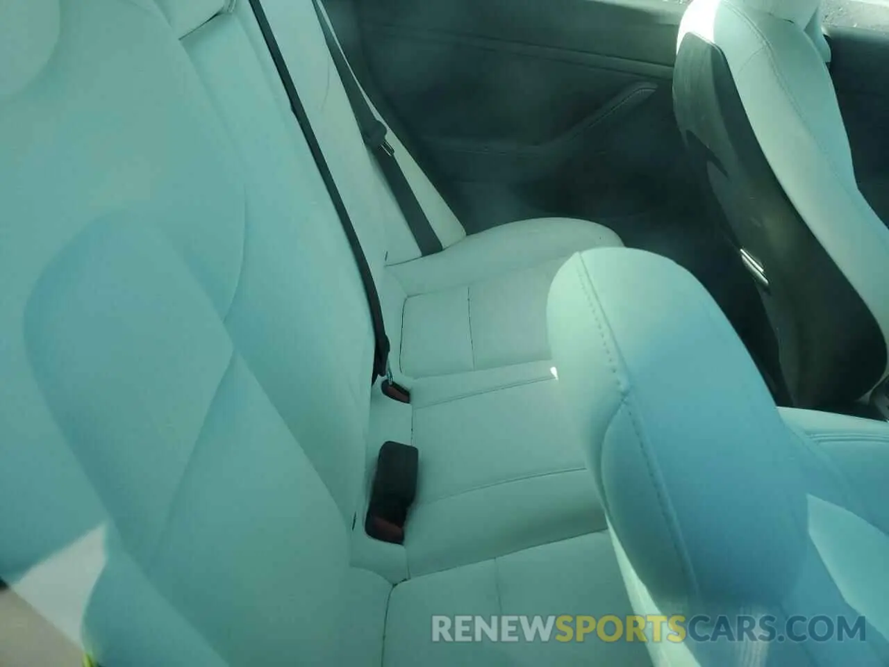 10 Photograph of a damaged car 5YJ3E1EB3NF328634 TESLA MODEL 3 2022