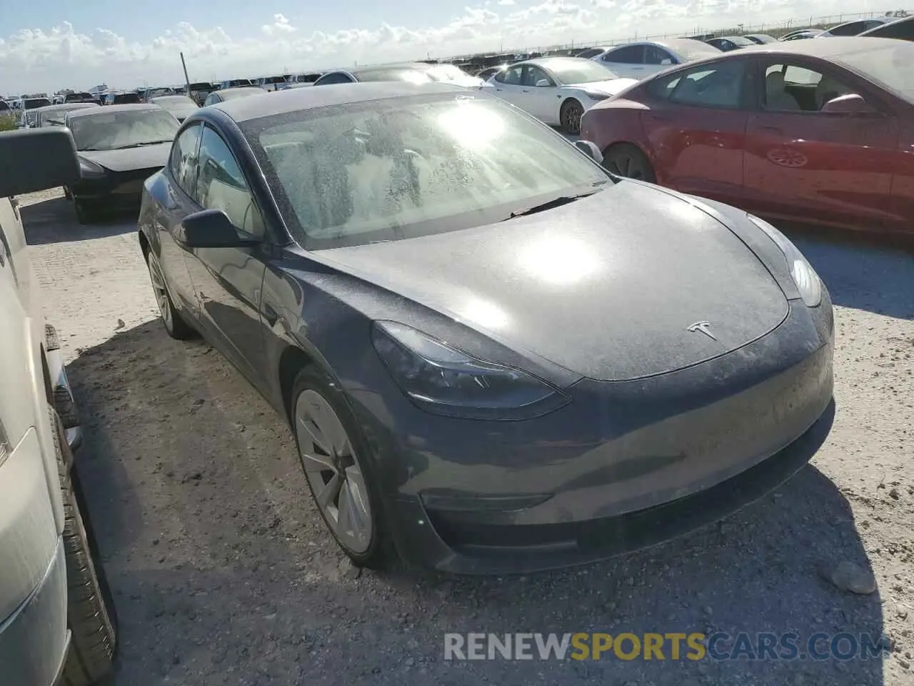 4 Photograph of a damaged car 5YJ3E1EB3NF328634 TESLA MODEL 3 2022
