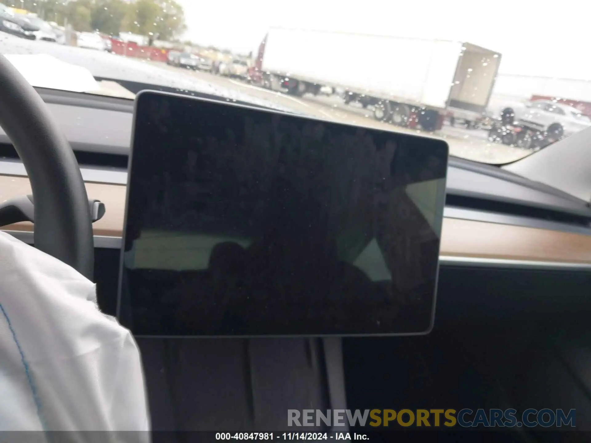 7 Photograph of a damaged car 5YJ3E1EB3NF352741 TESLA MODEL 3 2022