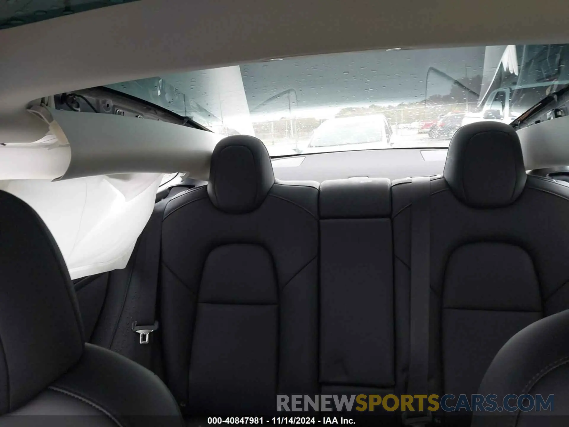 8 Photograph of a damaged car 5YJ3E1EB3NF352741 TESLA MODEL 3 2022