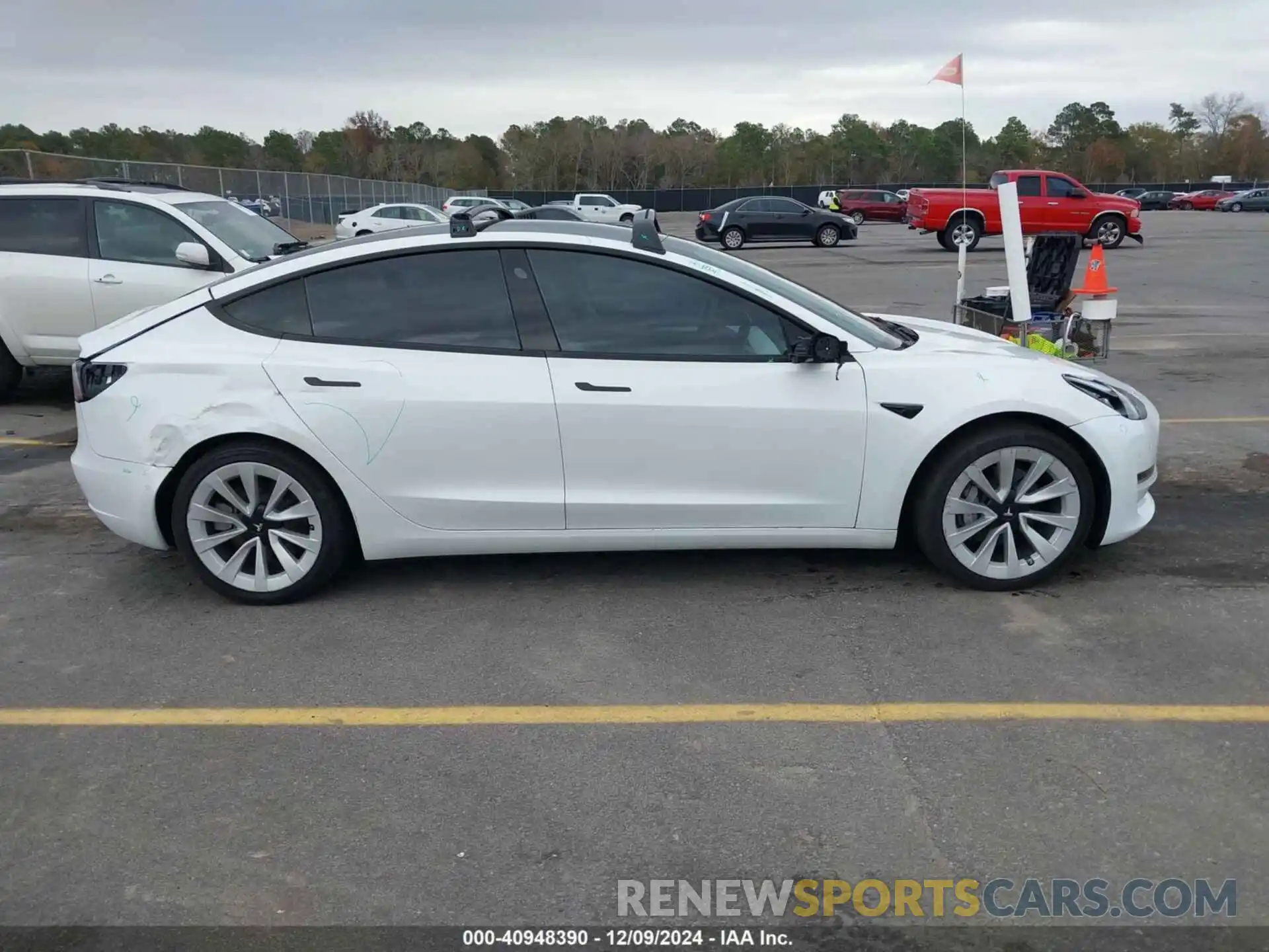 13 Photograph of a damaged car 5YJ3E1EB3NF356854 TESLA MODEL 3 2022