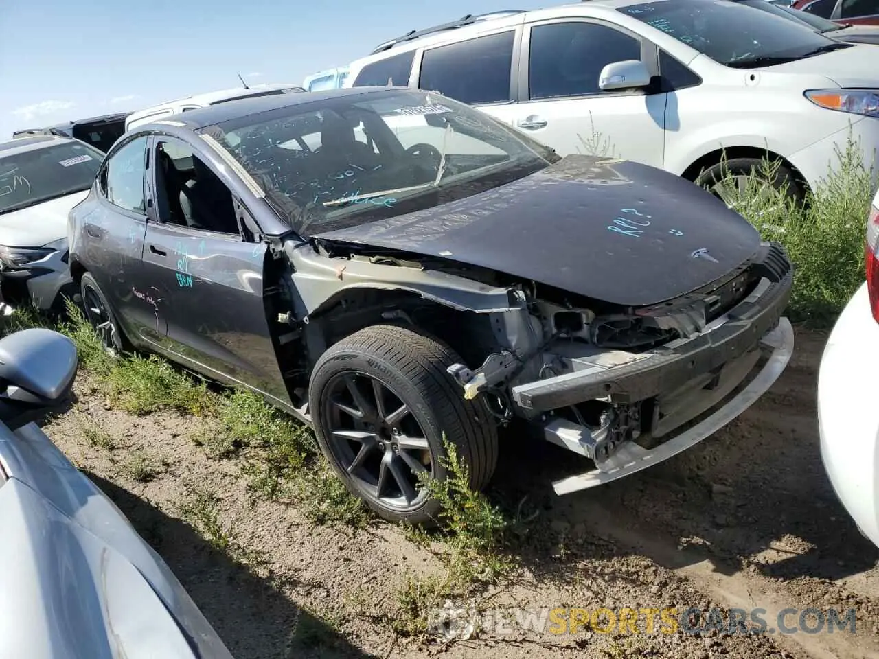 4 Photograph of a damaged car 5YJ3E1EB3NF360869 TESLA MODEL 3 2022