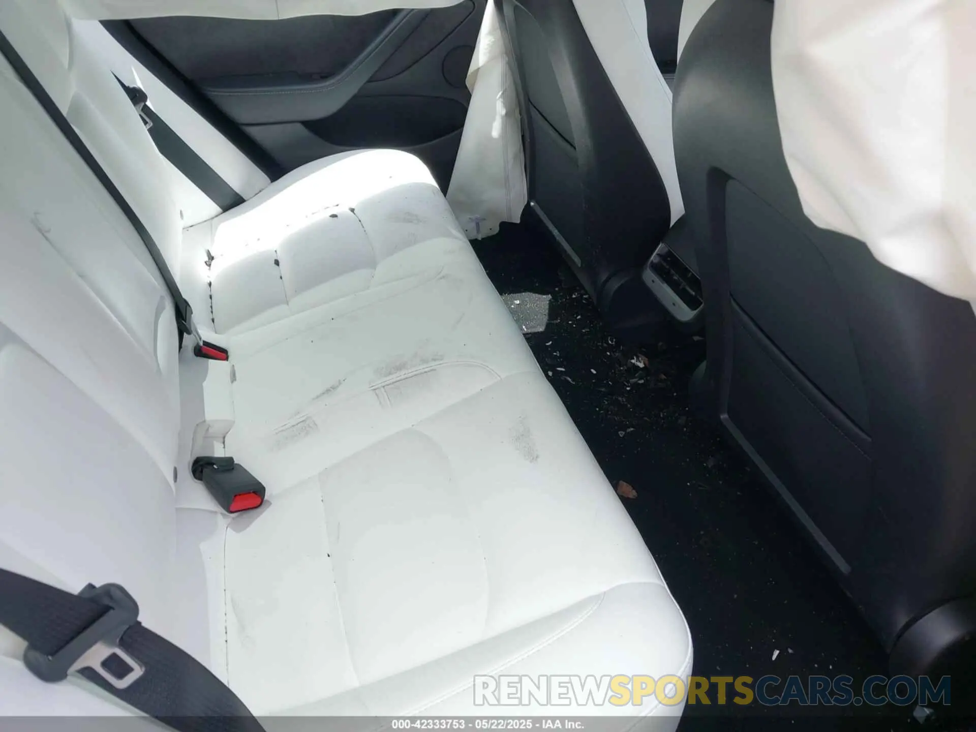 8 Photograph of a damaged car 5YJ3E1EB4NF120875 TESLA MODEL 3 2022
