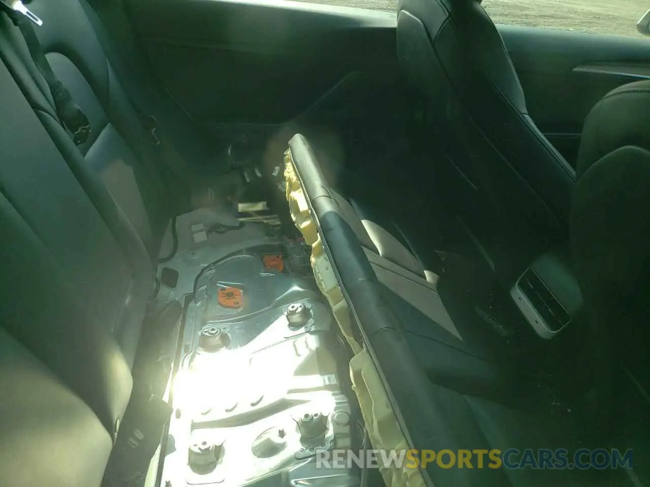 10 Photograph of a damaged car 5YJ3E1EB4NF121489 TESLA MODEL 3 2022