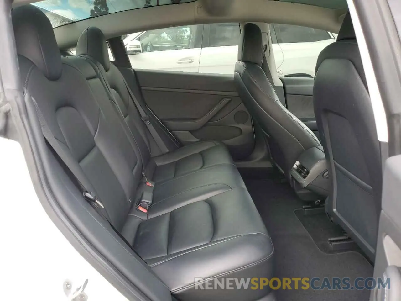 10 Photograph of a damaged car 5YJ3E1EB4NF129995 TESLA MODEL 3 2022