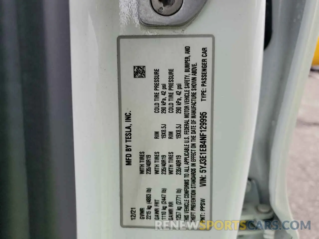 12 Photograph of a damaged car 5YJ3E1EB4NF129995 TESLA MODEL 3 2022
