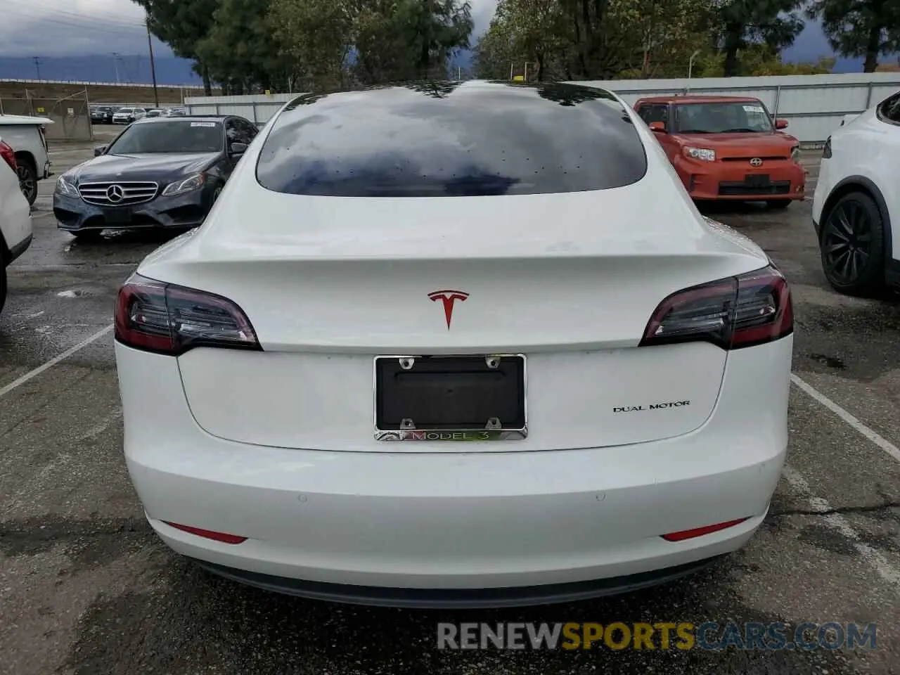 6 Photograph of a damaged car 5YJ3E1EB4NF129995 TESLA MODEL 3 2022