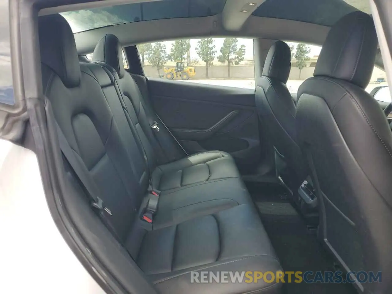 10 Photograph of a damaged car 5YJ3E1EB4NF139023 TESLA MODEL 3 2022