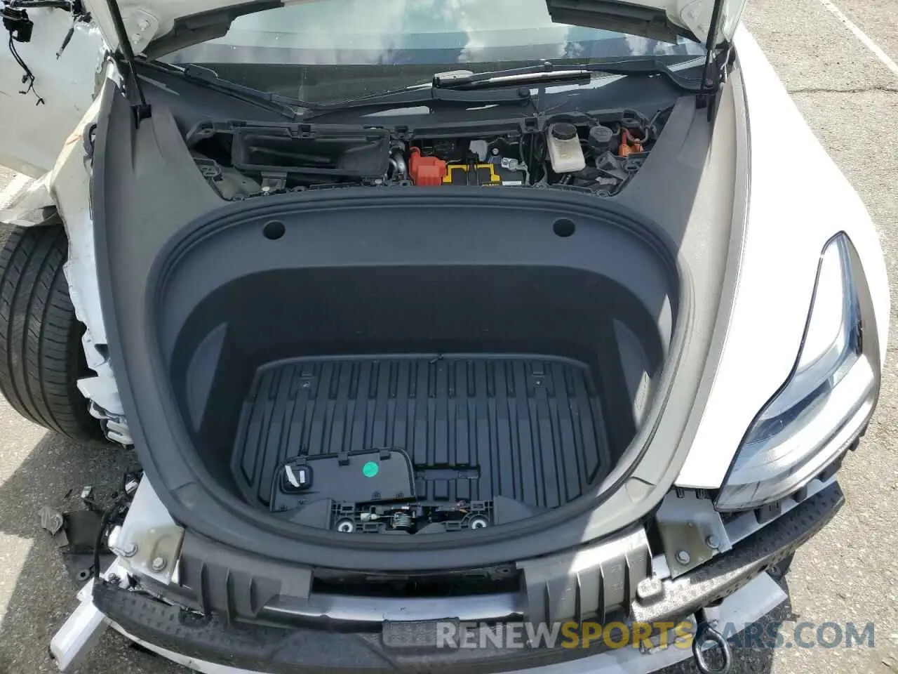 11 Photograph of a damaged car 5YJ3E1EB4NF139023 TESLA MODEL 3 2022